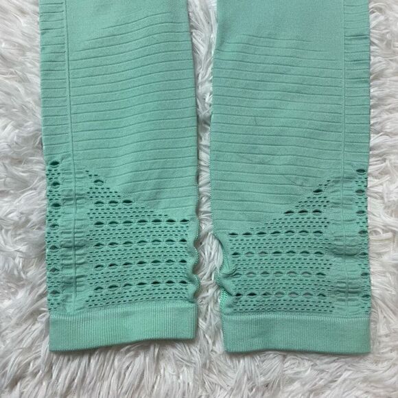 Gymshark Leggings Energy Seamless Capri Size Small Aqua Blue Cutouts - Picture 12 of 13